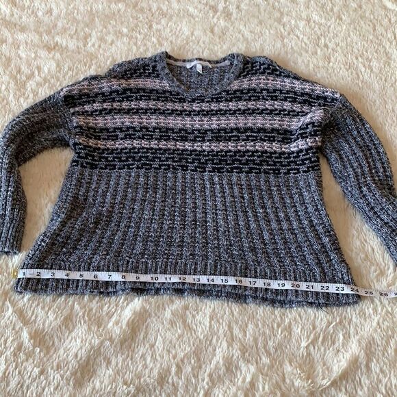 Victoria’s Secret sweater size Small - Picture 14 of 16